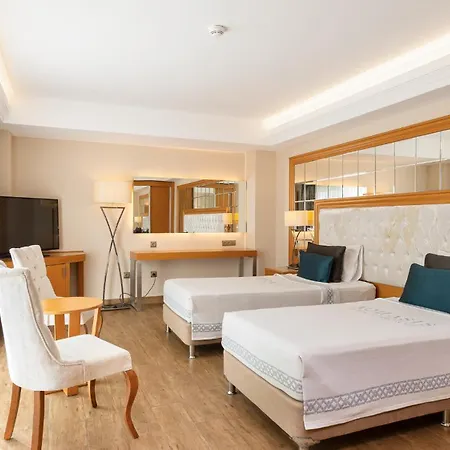 Aquasis De Luxe & Hotel