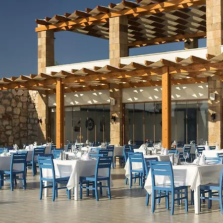 Отель Aquasis De Luxe &