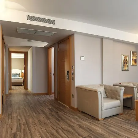 Aquasis De Luxe & Hotell 5*