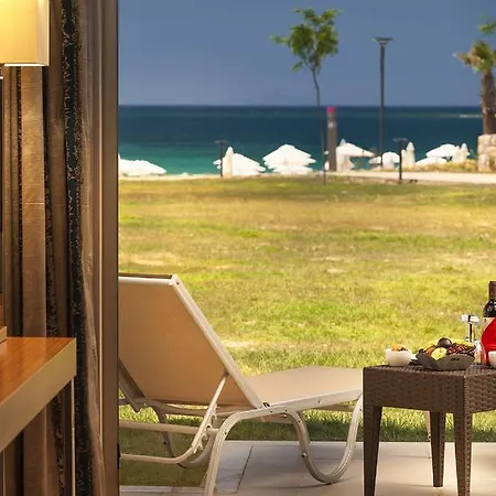 Отель Aquasis De Luxe &