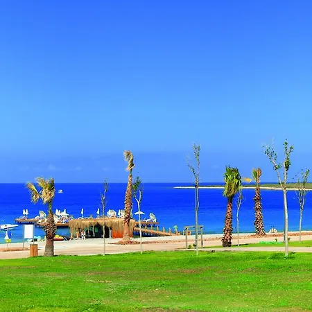 מלון Aquasis De Luxe & 5*