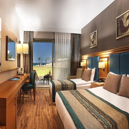 Aquasis De Luxe & Hotell 5*
