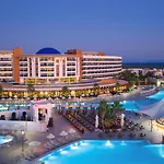 Aquasis De Luxe & Hotel 5*