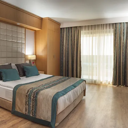 Aquasis Deluxe & Spa 5*