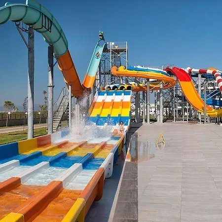 Aquasis De Luxe & 호텔 디딤