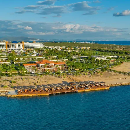 Otel Aquasis De Luxe &