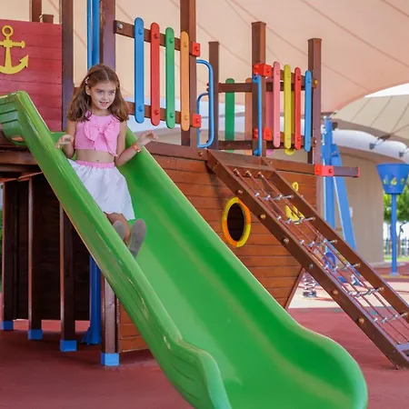 Aquasis De Luxe & Szálloda