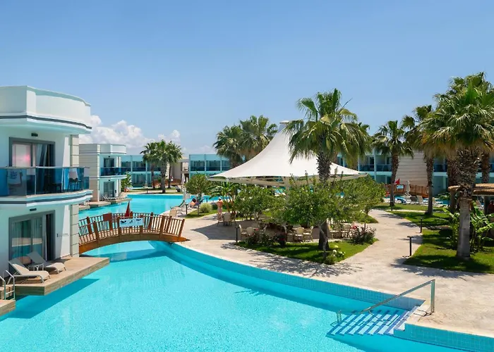 Hotel Aquasis De Luxe &