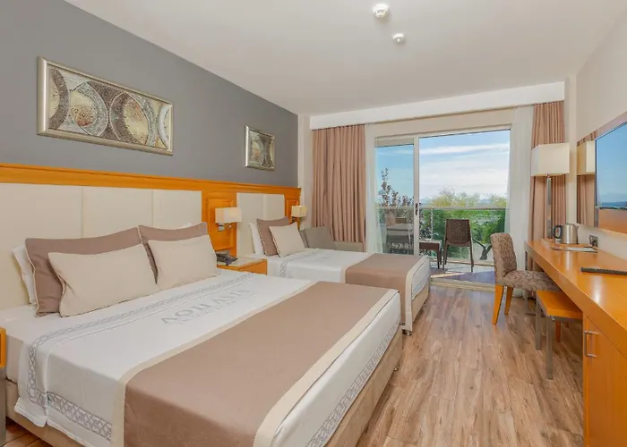 Aquasis De Luxe & Hotel 5*