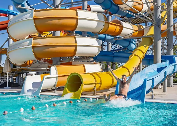 Aquasis De Luxe & Hotel 5*